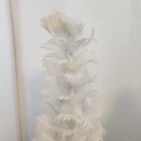 Vintage feather Christmas tree set 21 inches tall - Picture 2 of 6